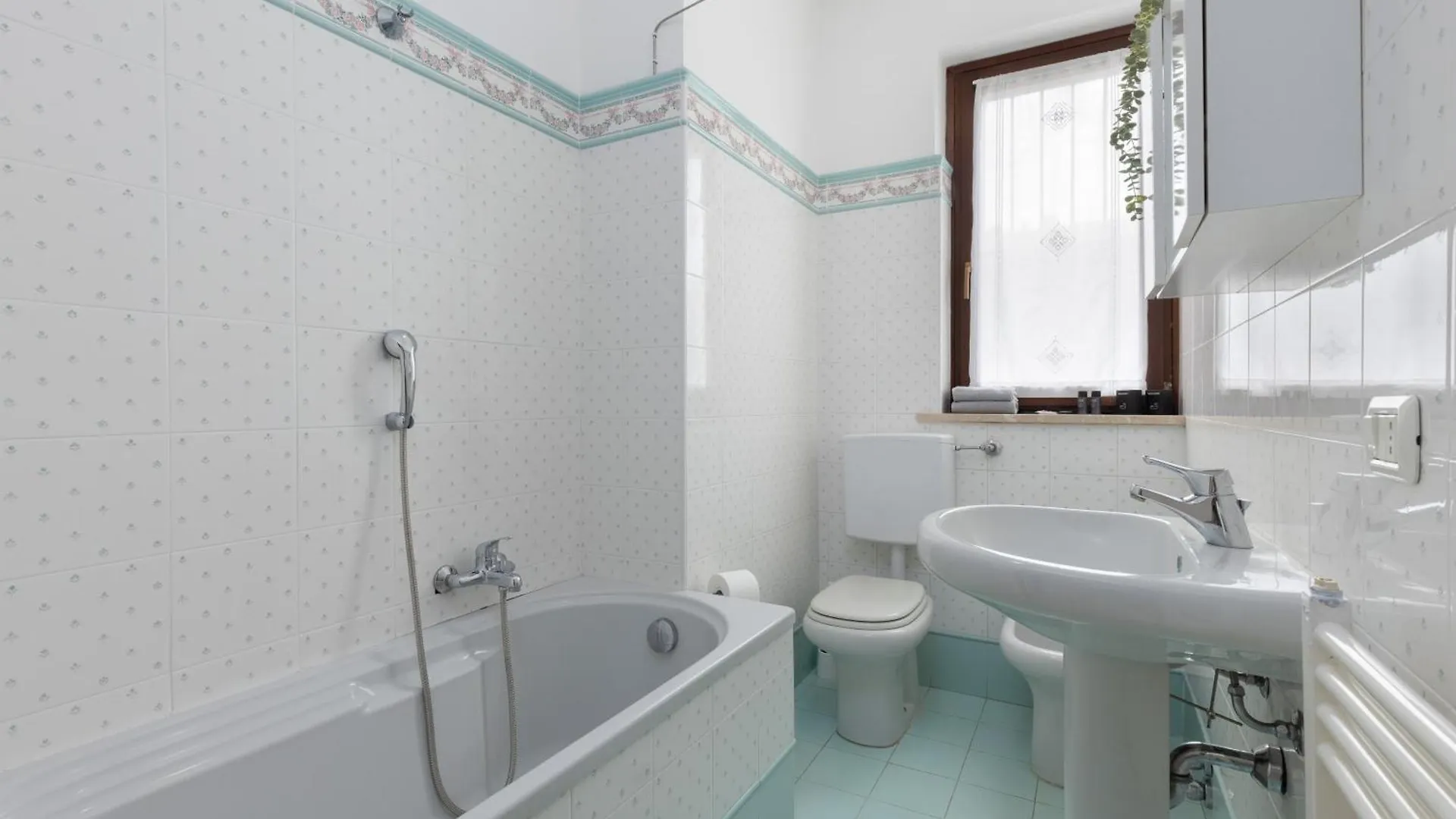 Damler Suite Frontelago Maccagno 0*,