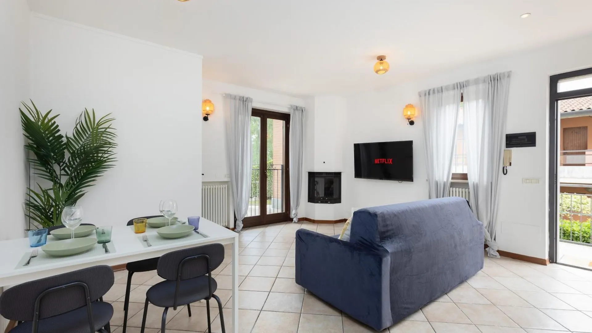 Damler Suite Frontelago Maccagno